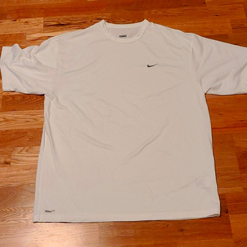 Nike Fit Dry White Workout Shirt